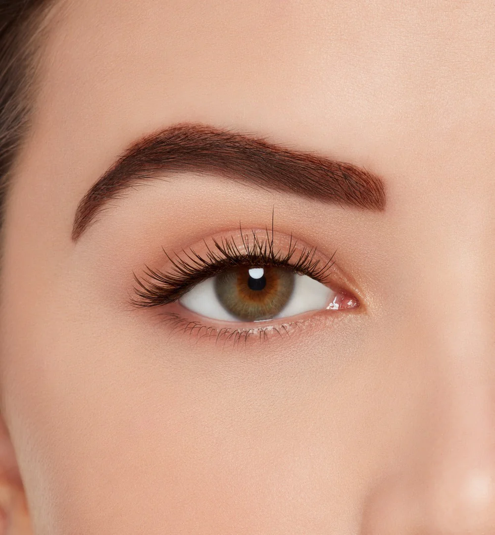 Light As Air WEIGHTLESS INNOVATION . 50% LIGHTER LASHES style 521