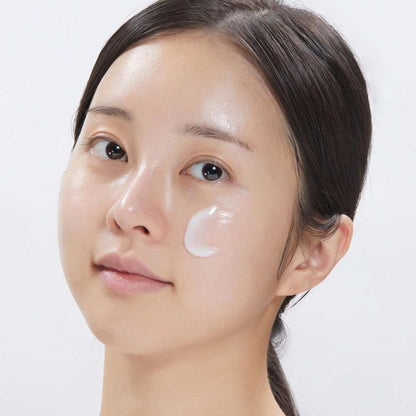 VT Cosmetics Reedle Shot 300 Cica Hyalon Face Serum Microneedle Essence Skin Texture Refining - 50ml