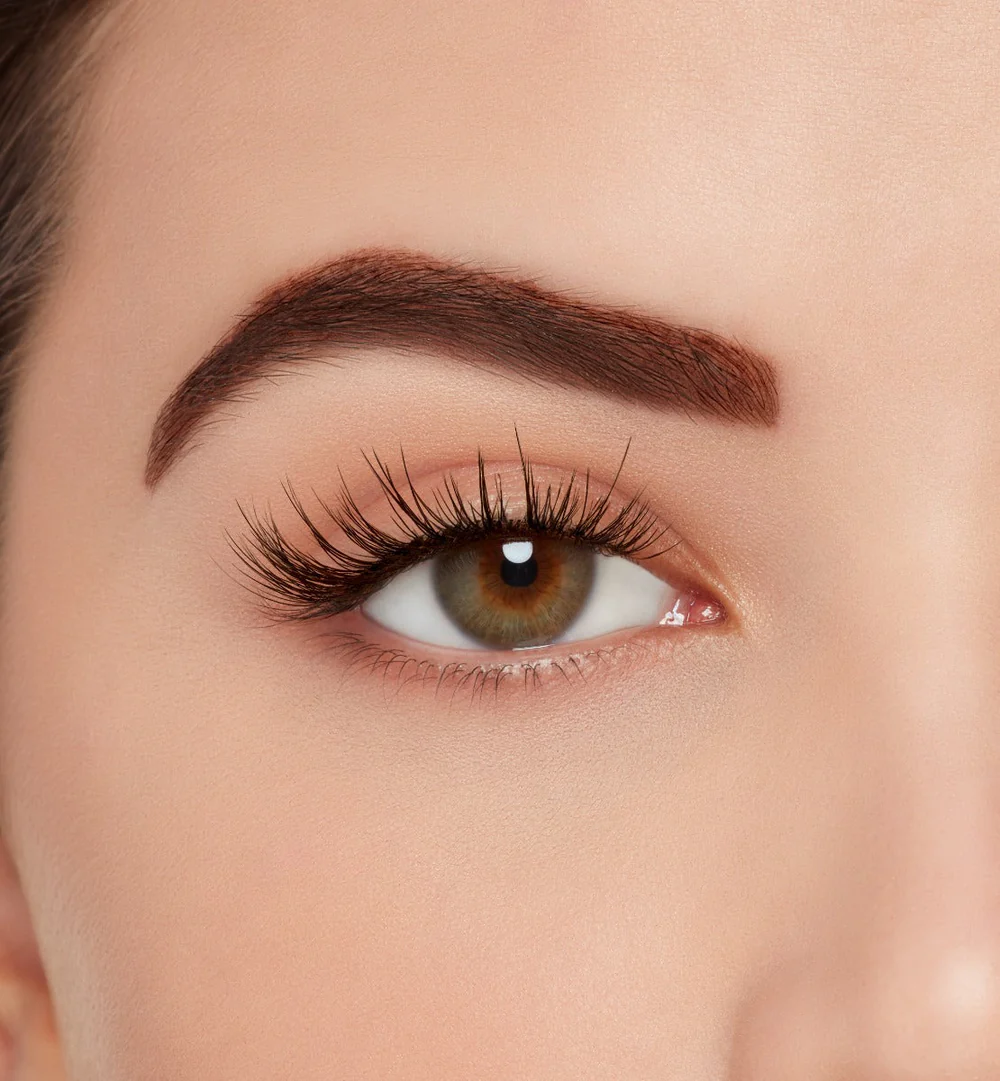 Light As Air WEIGHTLESS INNOVATION . 50% LIGHTER LASHES style 522